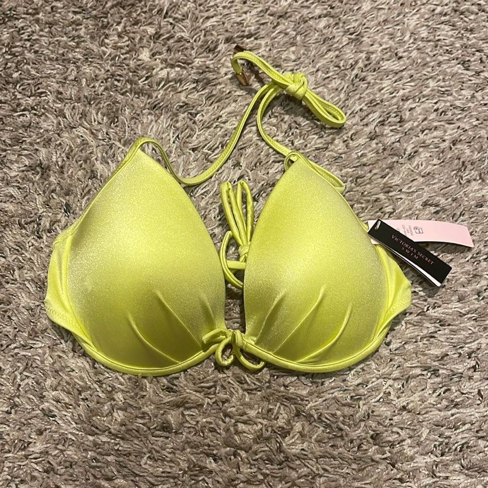NWT Victoria’s Secret bikini top